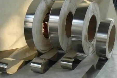 S32304 Paslanmaz çelik şeritleri ısıtıldı ve kızartıldı